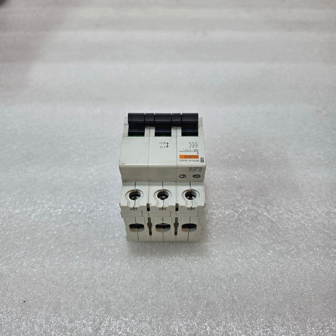 MERLIN GERIN MULTI9 63A 3 POLE 415V CIRCUIT BREAKER SWITCH