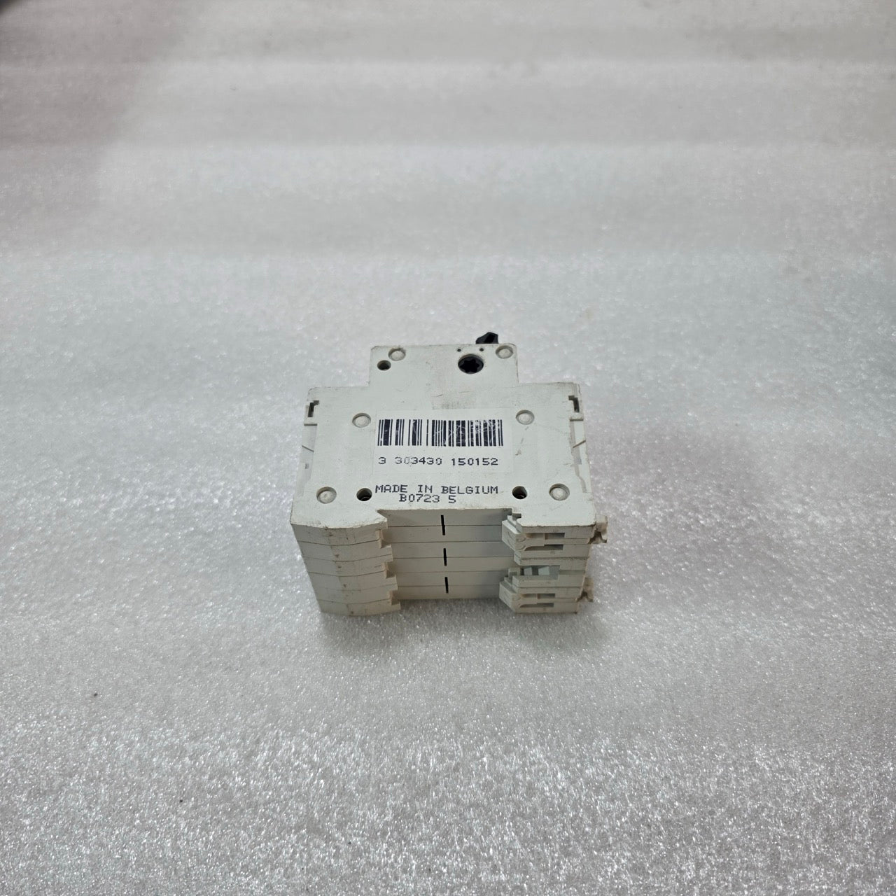 MERLIN GERIN MULTI9 63A 3 POLE 415V CIRCUIT BREAKER SWITCH