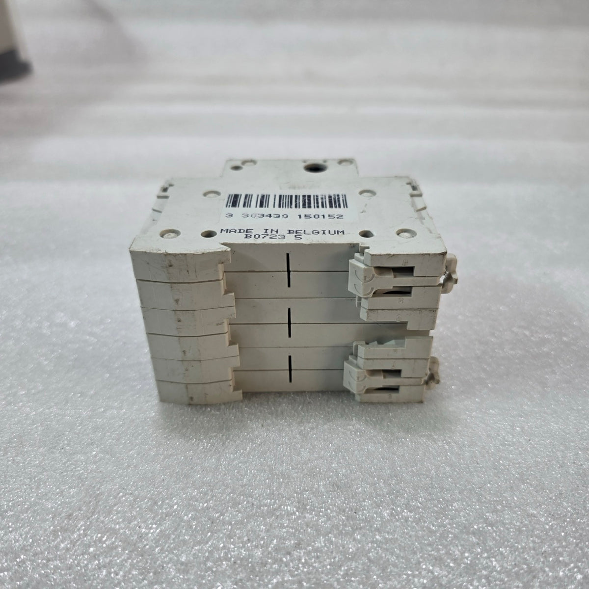 MERLIN GERIN MULTI9 63A 3 POLE 415V CIRCUIT BREAKER SWITCH