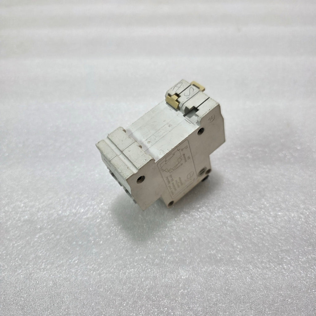 MERLIN GERIN MULTI9 C32H 10A 2P MCB 380V/415V 10KA DOUBLE POLE CIRCUIT BREAKER