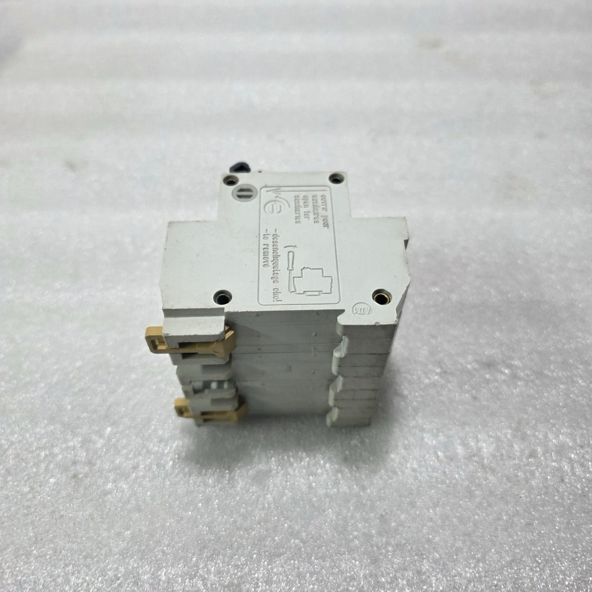 MERLIN GERIN MULTI9 C32L-MA 3 POLE MOTOR PROTECTION CIRCUIT BREAKER 16A 380/415V