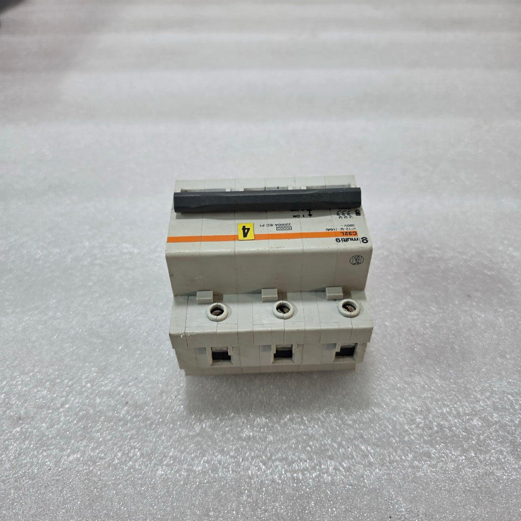 MERLIN GERIN MULTI9 C32L 10A 3 POLE MCB 380V CIRCUIT BREAKER
