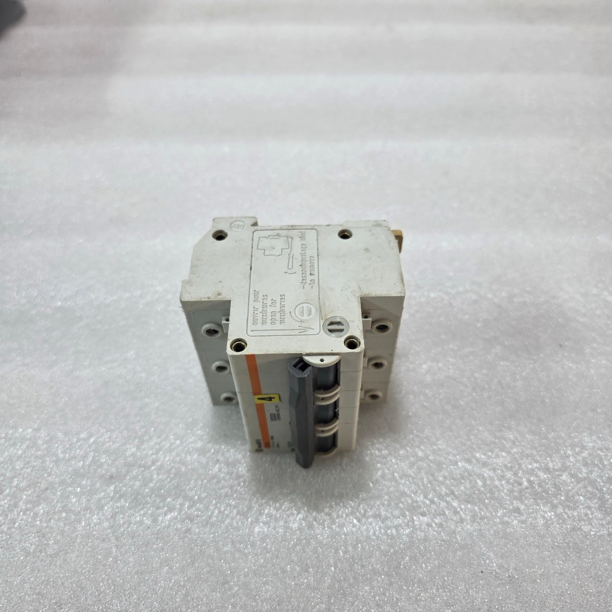 MERLIN GERIN MULTI9 C32L 10A 3 POLE MCB 380V CIRCUIT BREAKER