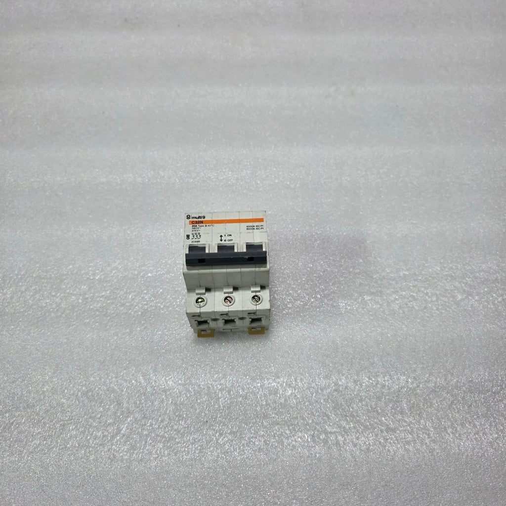 MERLIN GERIN MULTI 9 C32N 20A 3 POLE MCB 380/415V 6KA CIRCUIT BREAKER