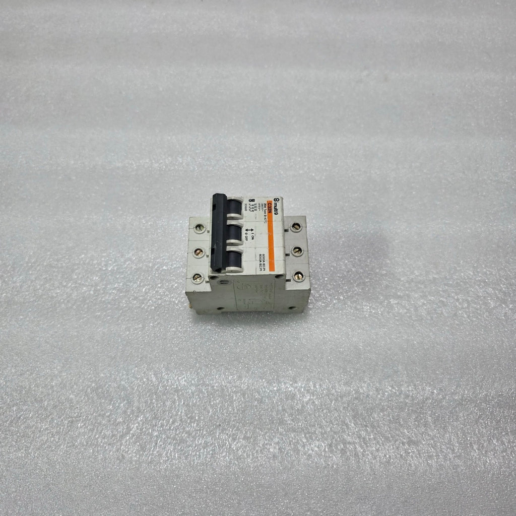 MERLIN GERIN MULTI 9 C32N 20A 3 POLE MCB 380/415V 6KA CIRCUIT BREAKER