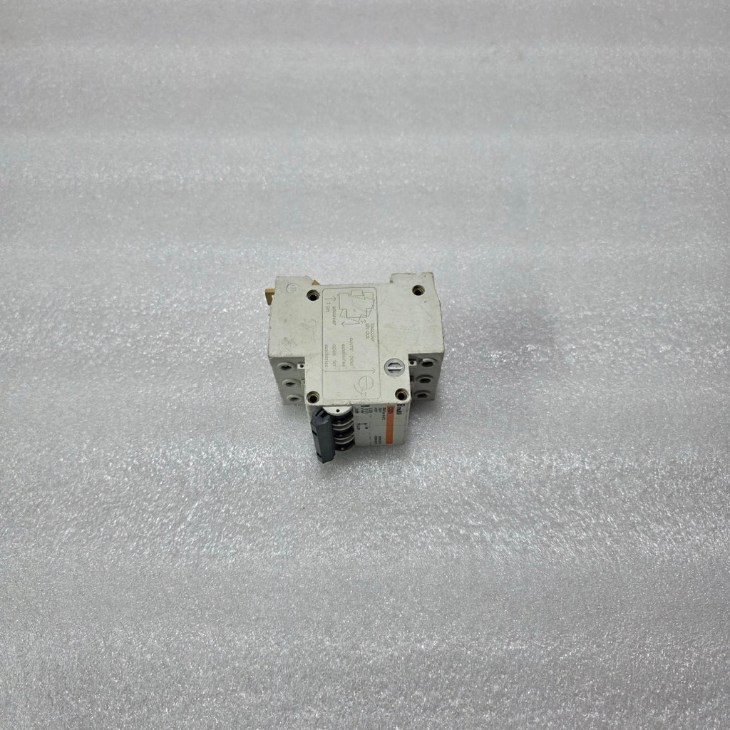 MERLIN GERIN MULTI 9 C32N 20A 3 POLE MCB 380/415V 6KA CIRCUIT BREAKER