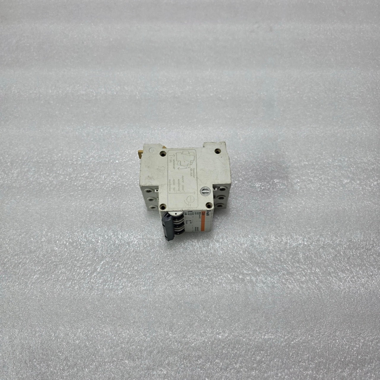 MERLIN GERIN MULTI 9 C32N 20A 3 POLE MCB 380/415V 6KA CIRCUIT BREAKER