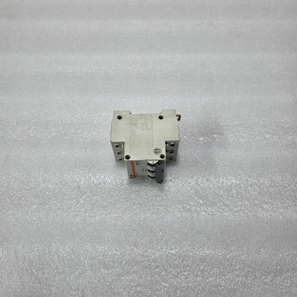 MERLIN GERIN MULTI 9 C32N 20A 3 POLE MCB 380/415V 6KA CIRCUIT BREAKER