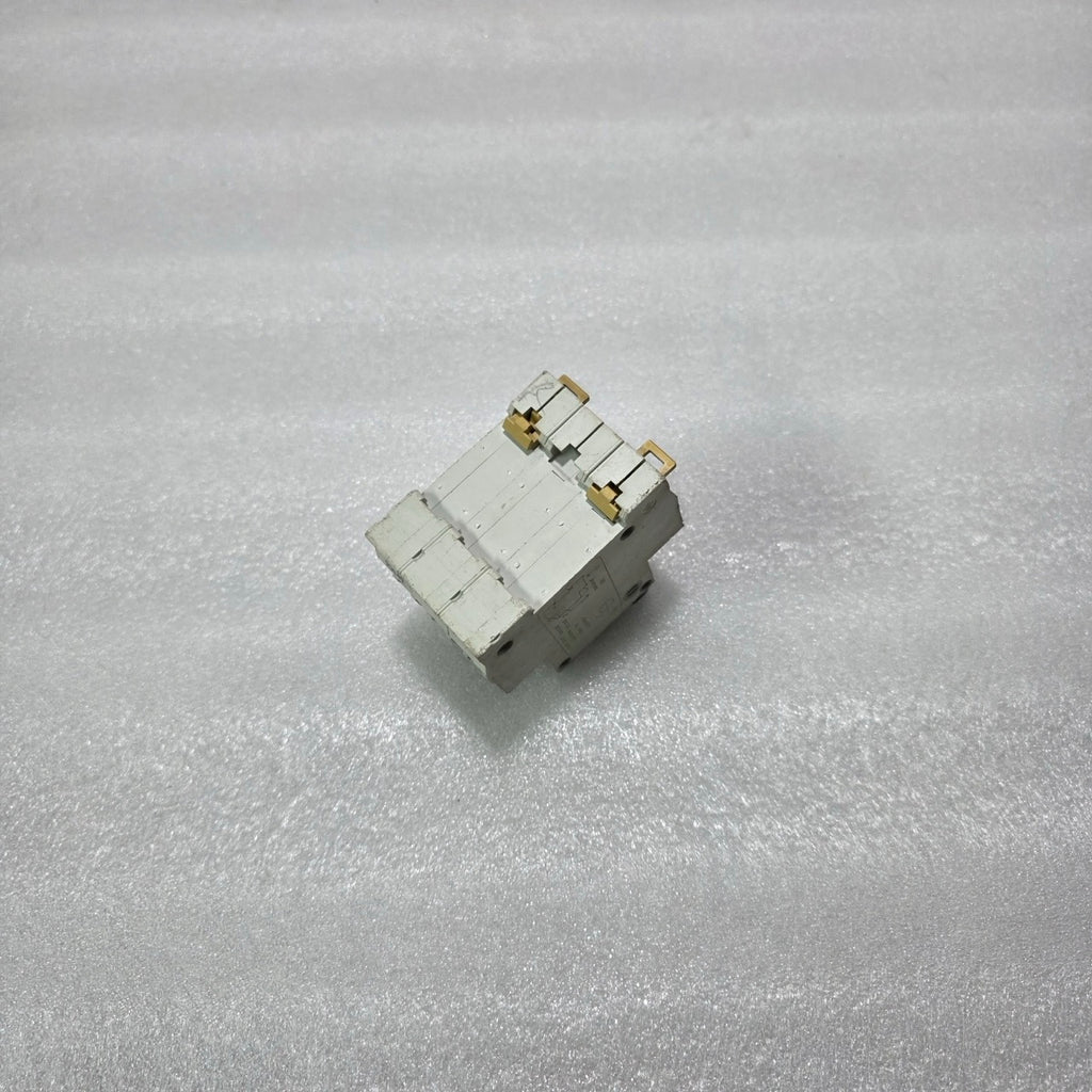 MERLIN GERIN MULTI 9 C32N 20A 3 POLE MCB 380/415V 6KA CIRCUIT BREAKER