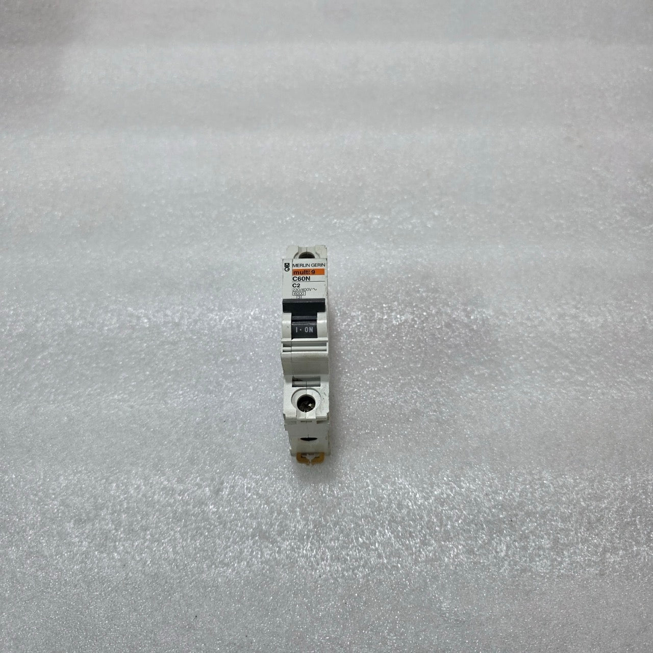 MERLIN GERIN MULTI 9 C60N C2 SINGLE POLE MINIATURE CIRCUIT BREAKER MCB 2A 230/40