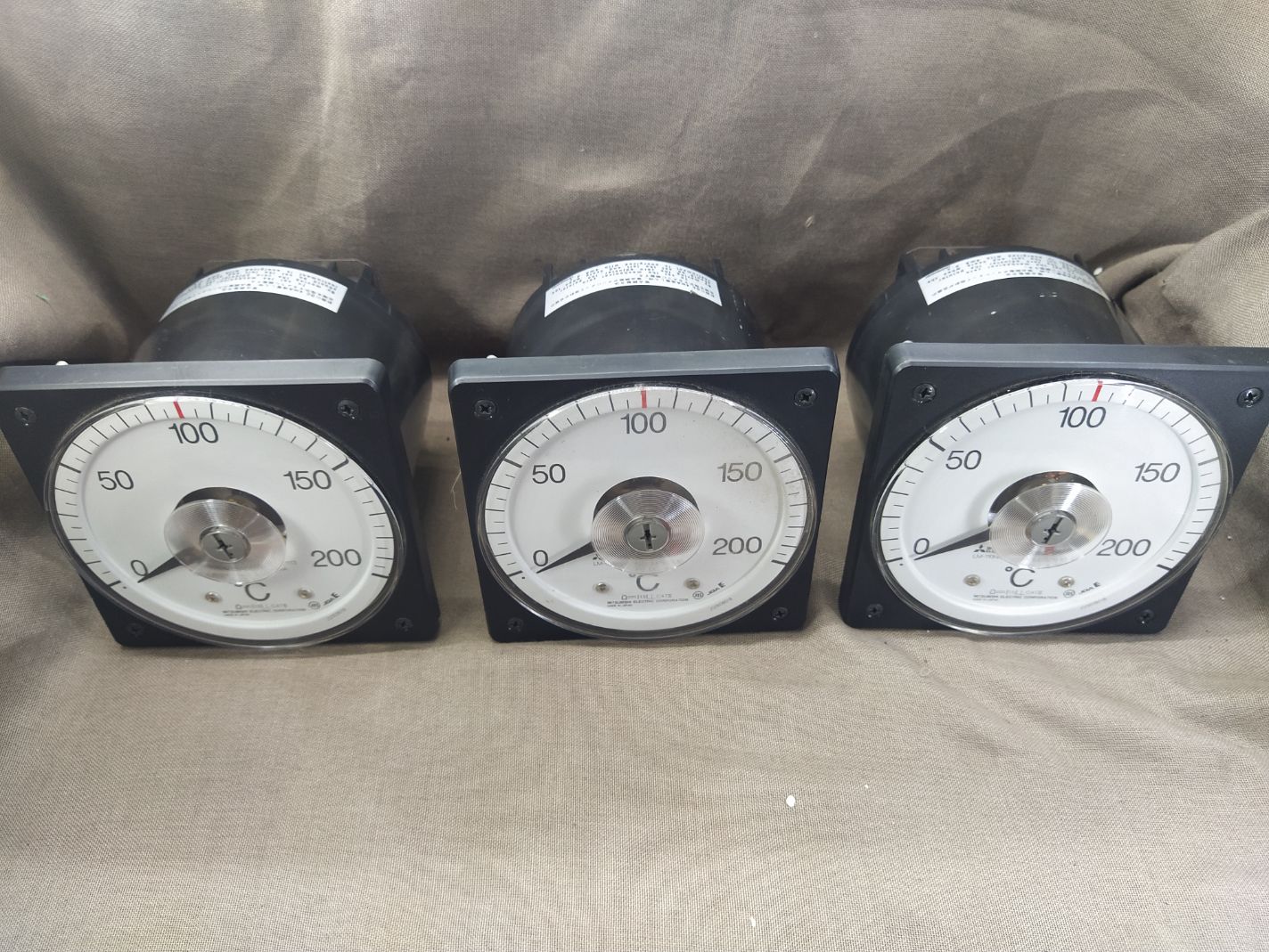 Mitsubishi LM-110NRI Temp Meter 0-200'C LM110NRI