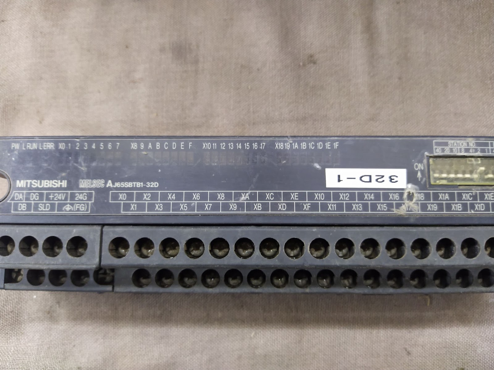 Mitsubishi Melsec AJ65SBTB1-32D 24V DC