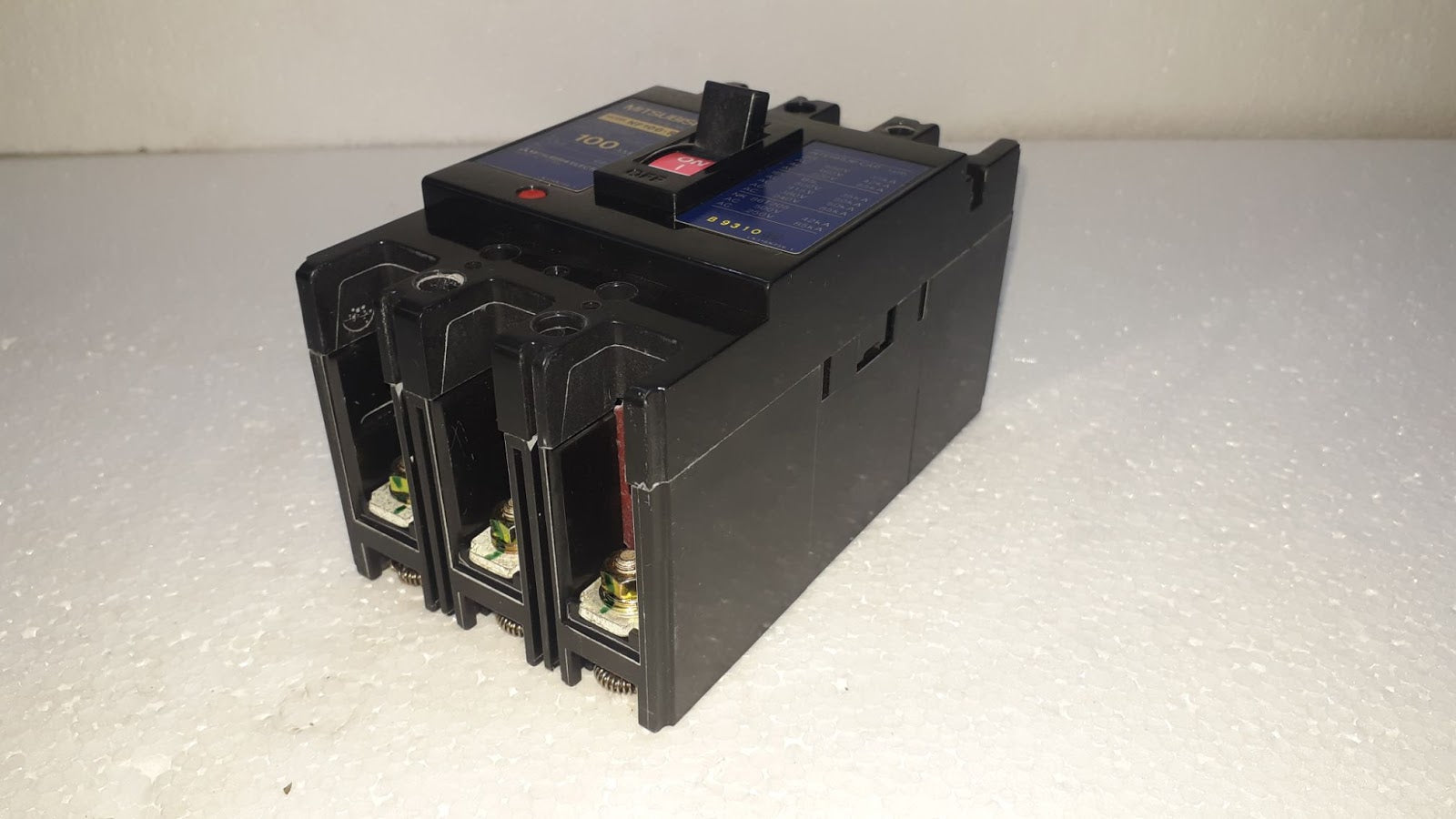 Mitsubishi NF100-SH No Fuse Breaker 100A 3P 660V NF100SH