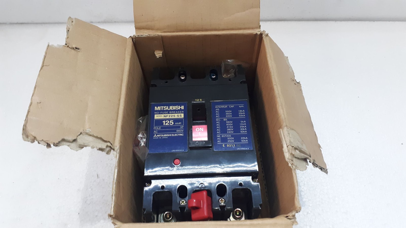 Mitsubishi NF225-SS No Fuse Breaker 125A 3P 660V NF225SS