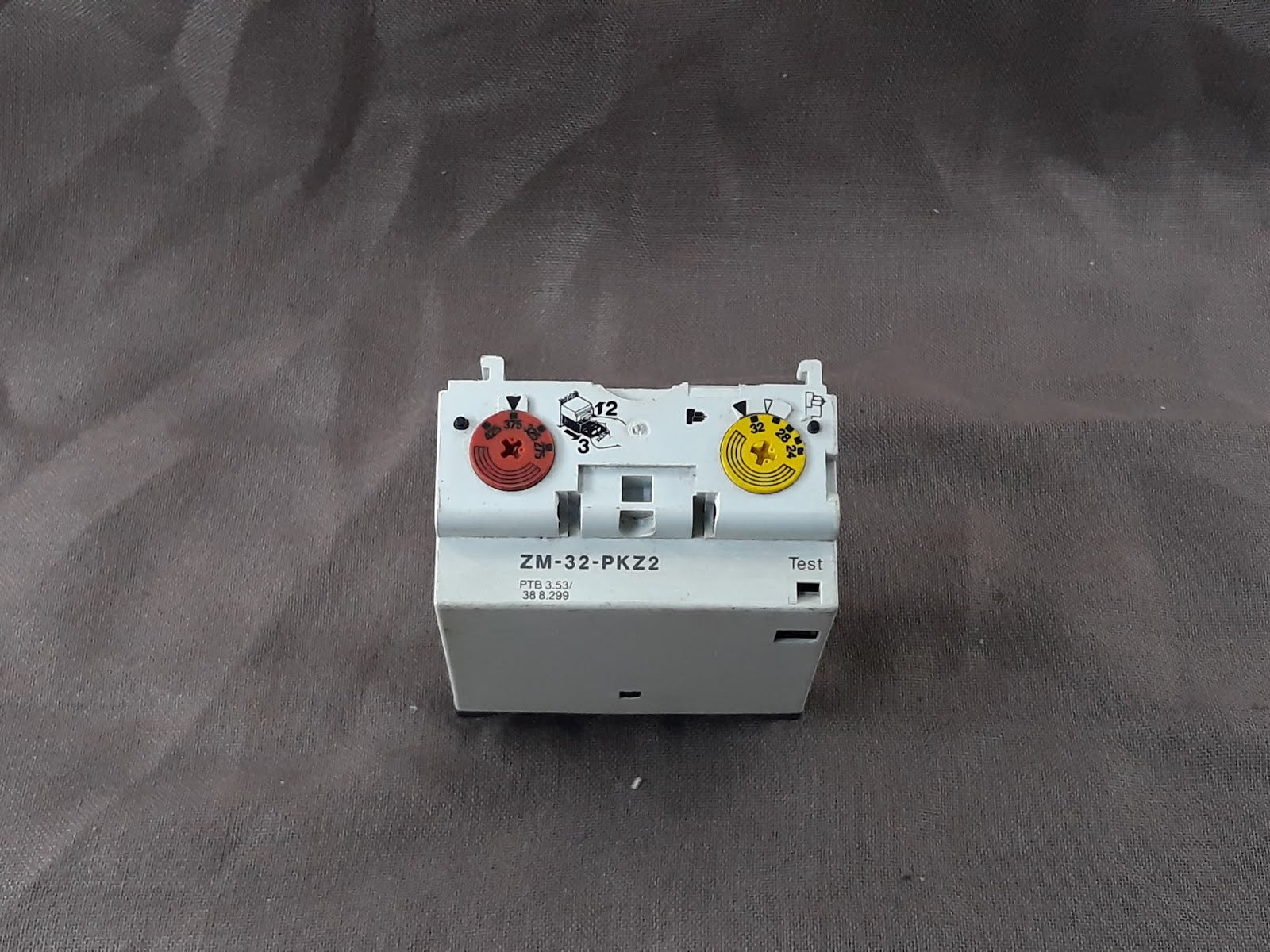 MOELLER ZM-32-PKZ2 MANUAL MOTOR PROTECTOR