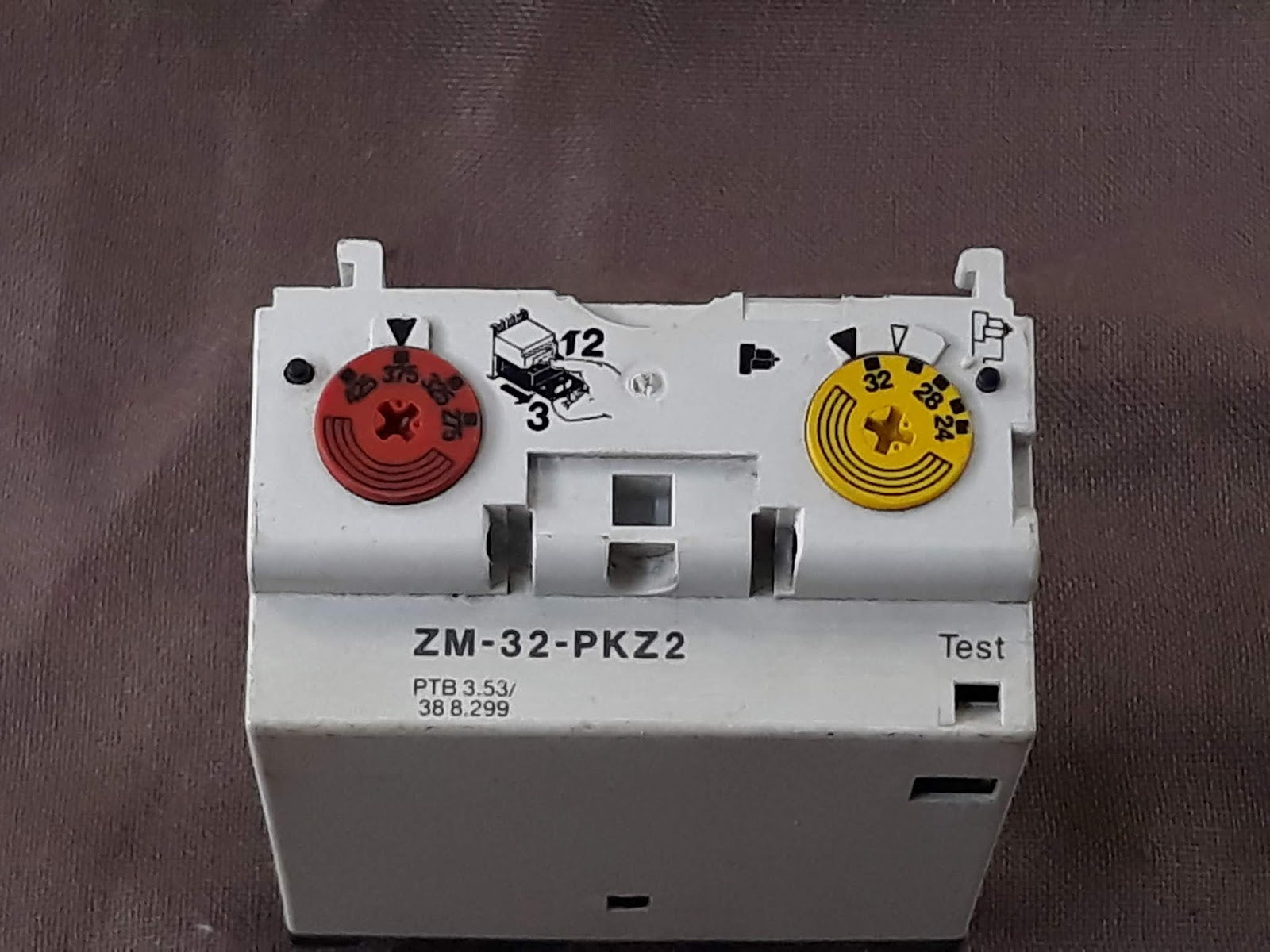 MOELLER ZM-32-PKZ2 MANUAL MOTOR PROTECTOR