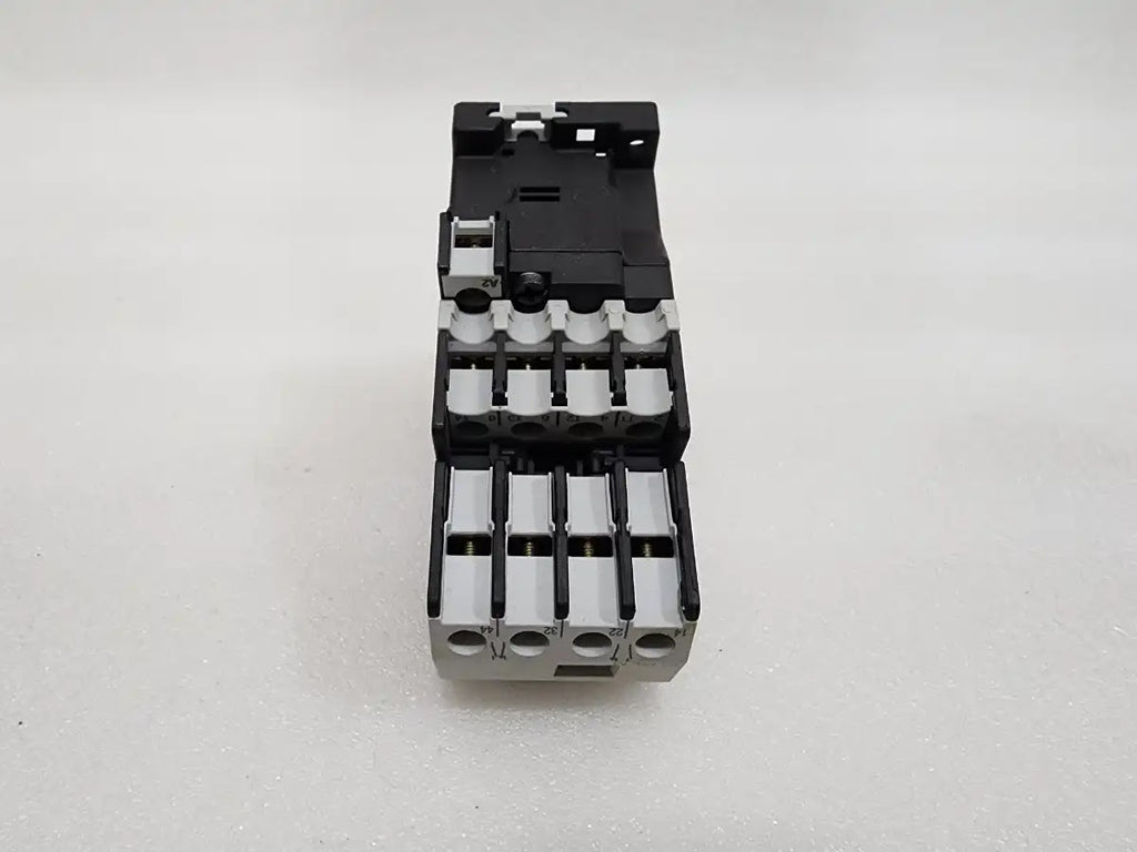 MOELLER DILOOM 4 MAGNETIC CONTACTOR 230-240V 22 DIL M
