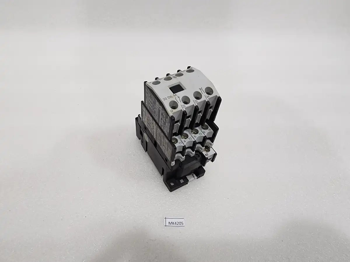 MOELLER DILOOM 4 MAGNETIC CONTACTOR 230-240V 22 DIL M
