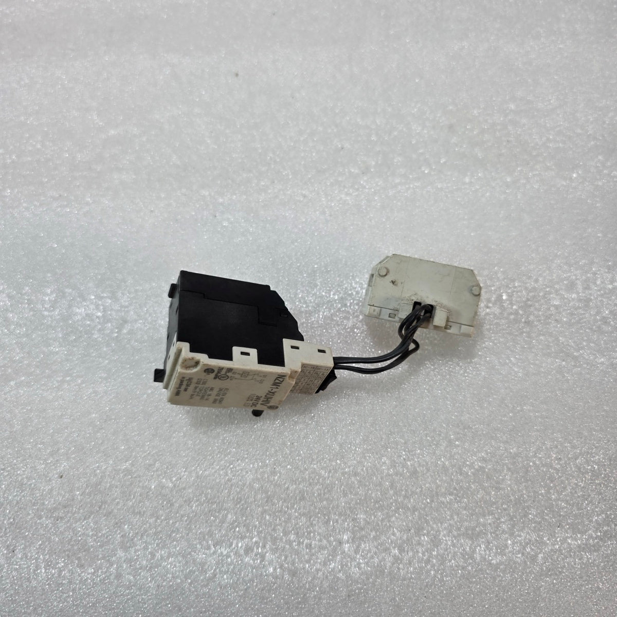 MOELLER NZM1-XUHIV 24V DC UNDERVOLTAGE RELEASE FOR NZM1 CIRCUIT BREAKER