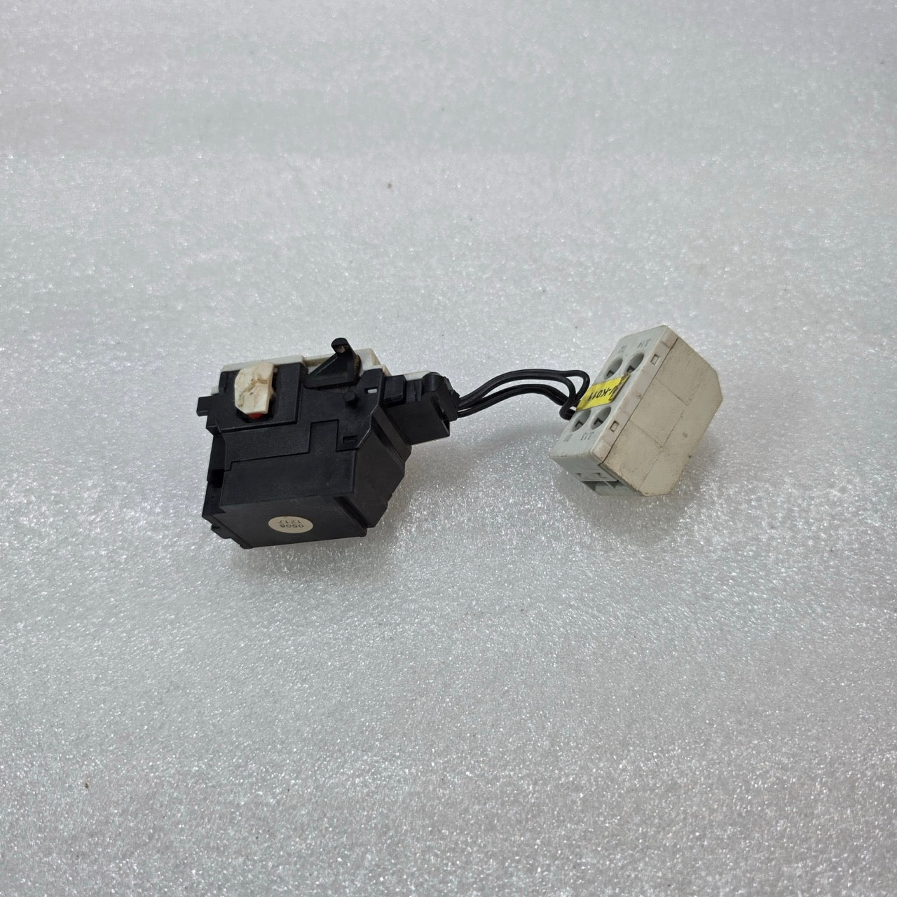 MOELLER NZM1-XUHIV 24V DC UNDERVOLTAGE RELEASE FOR NZM1 CIRCUIT BREAKER