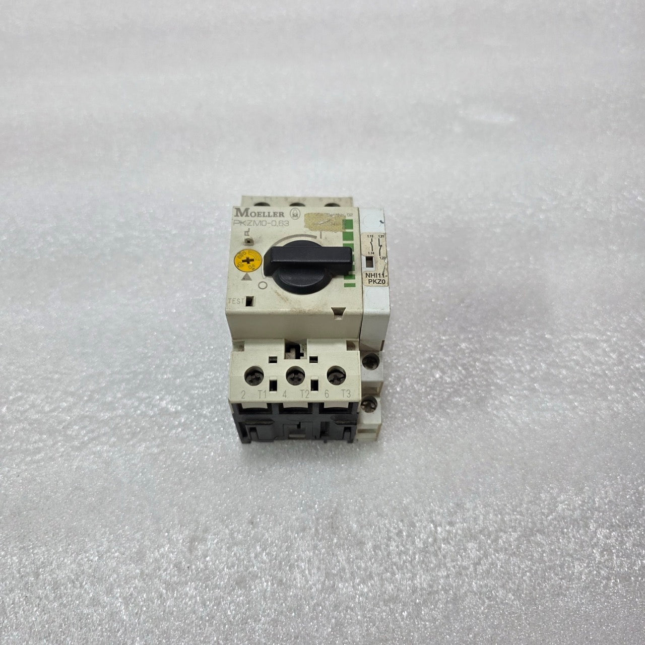 MOELLER PKZM0-0.63 MOTOR PROTECTIVE CIRCUIT BREAKER 0.4-0.63A WITH NHI11-PKZ0 AU