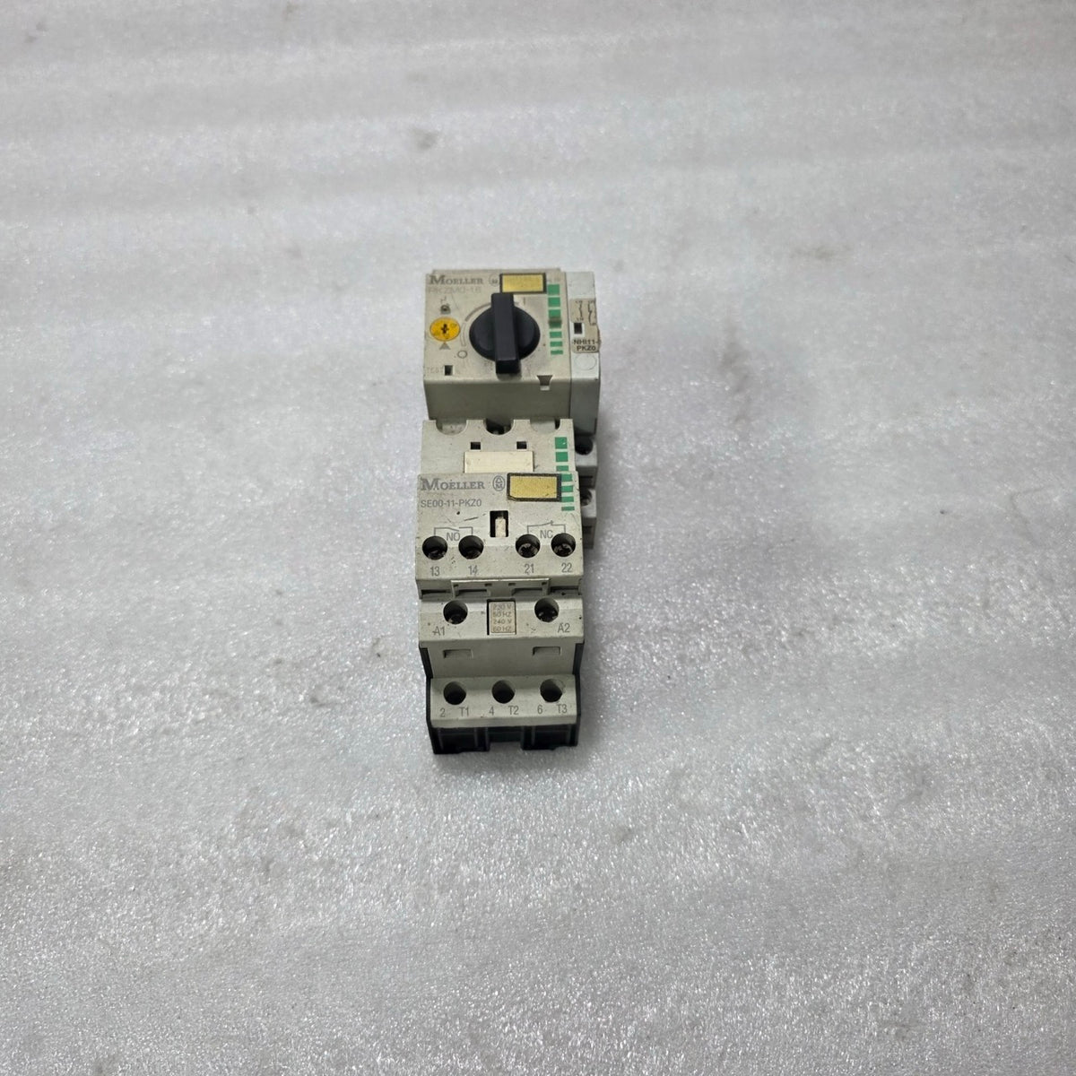 MOELLER PKZM0-16 MOTOR MANUAL STARTER 10-16A W/ SE00-11-PKZ0 CONTACTOR & NHI11-P