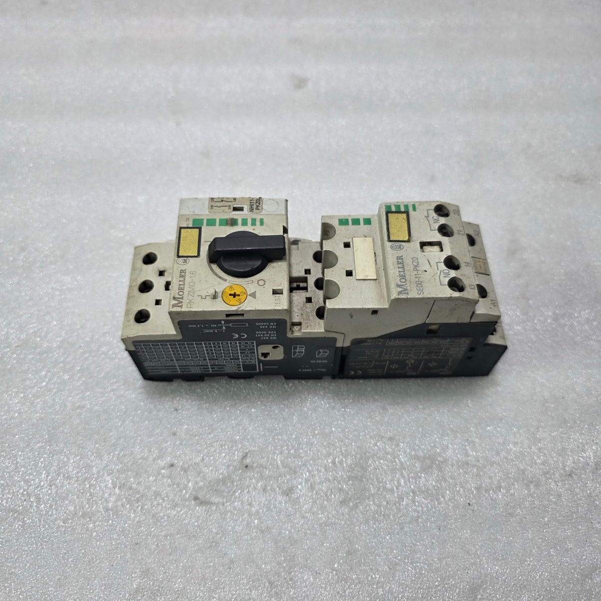 MOELLER PKZM0-16 MOTOR MANUAL STARTER 10-16A W/ SE00-11-PKZ0 CONTACTOR & NHI11-P