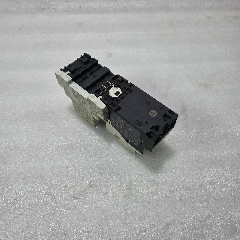 MOELLER PKZM0-16 MOTOR MANUAL STARTER 10-16A W/ SE00-11-PKZ0 CONTACTOR & NHI11-P
