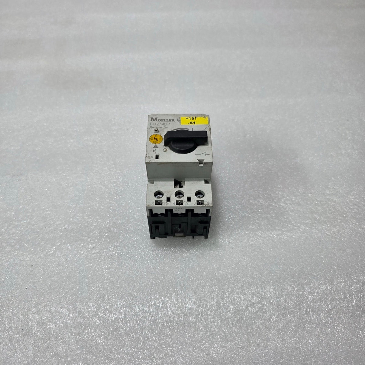MOELLER PKZM0-1 MOTOR PROTECTION CIRCUIT BREAKER 0.63–1A MANUAL MOTOR STARTER