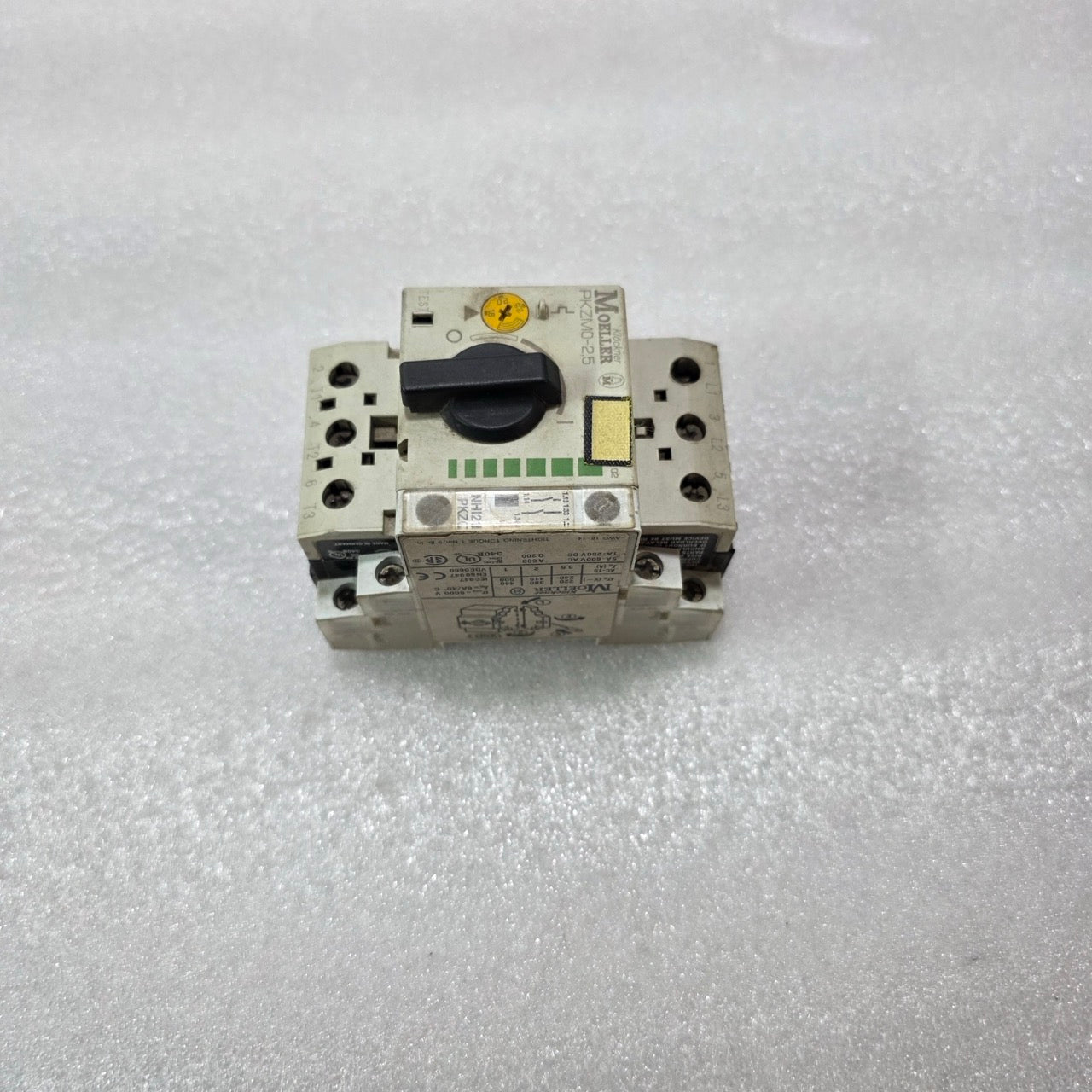 MOELLER PKZM0-2.5 MOTOR PROTECTIVE CIRCUIT BREAKER 1.6-2.5A WITH NHI21-PKZ0 AUX