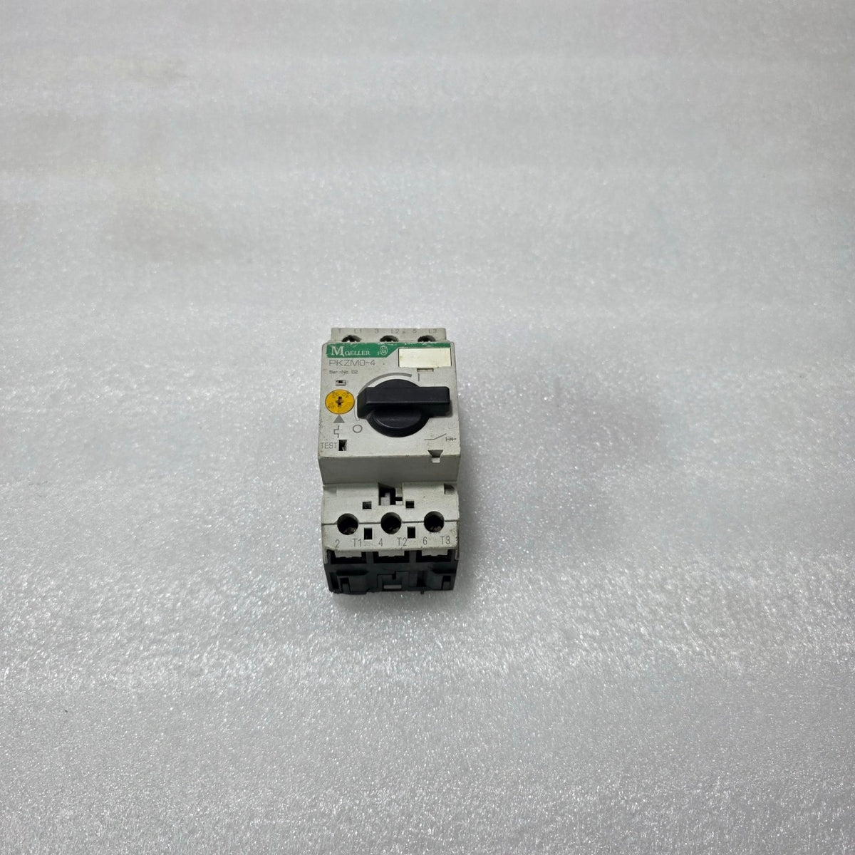 MOELLER PKZM0-4 MOTOR PROTECTION CIRCUIT BREAKER 2.5–4A MANUAL MOTOR STARTER