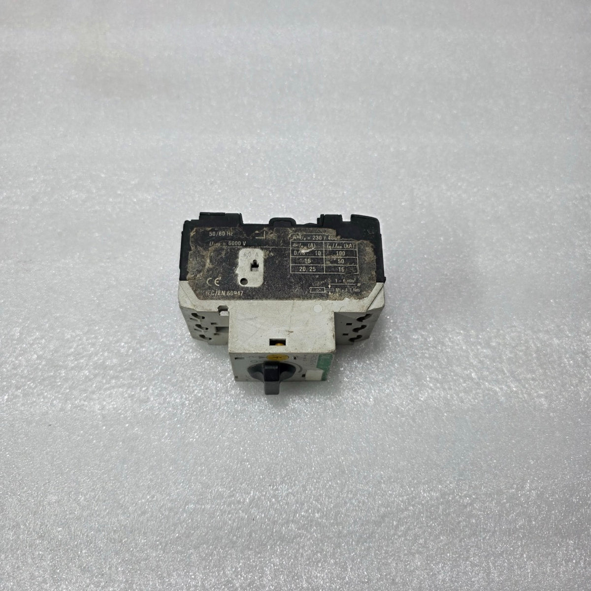 MOELLER PKZM0-4 MOTOR PROTECTION CIRCUIT BREAKER 2.5–4A MANUAL MOTOR STARTER