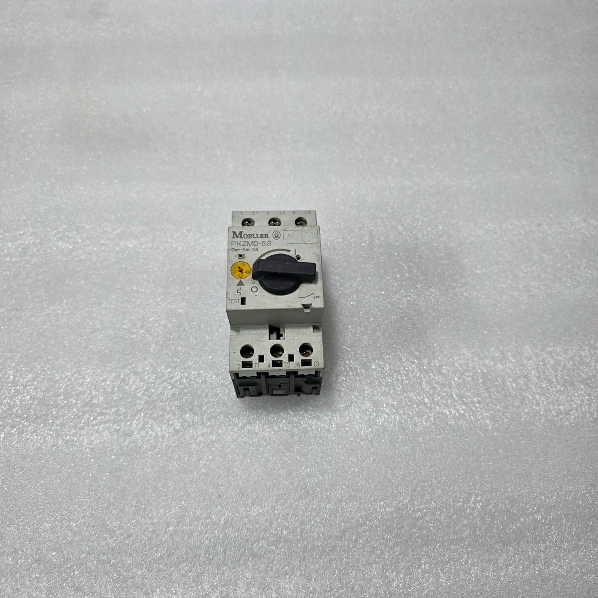 MOELLER PKZM0-6.3 MOTOR PROTECTION CIRCUIT BREAKER 4–6.3A MANUAL MOTOR STARTER