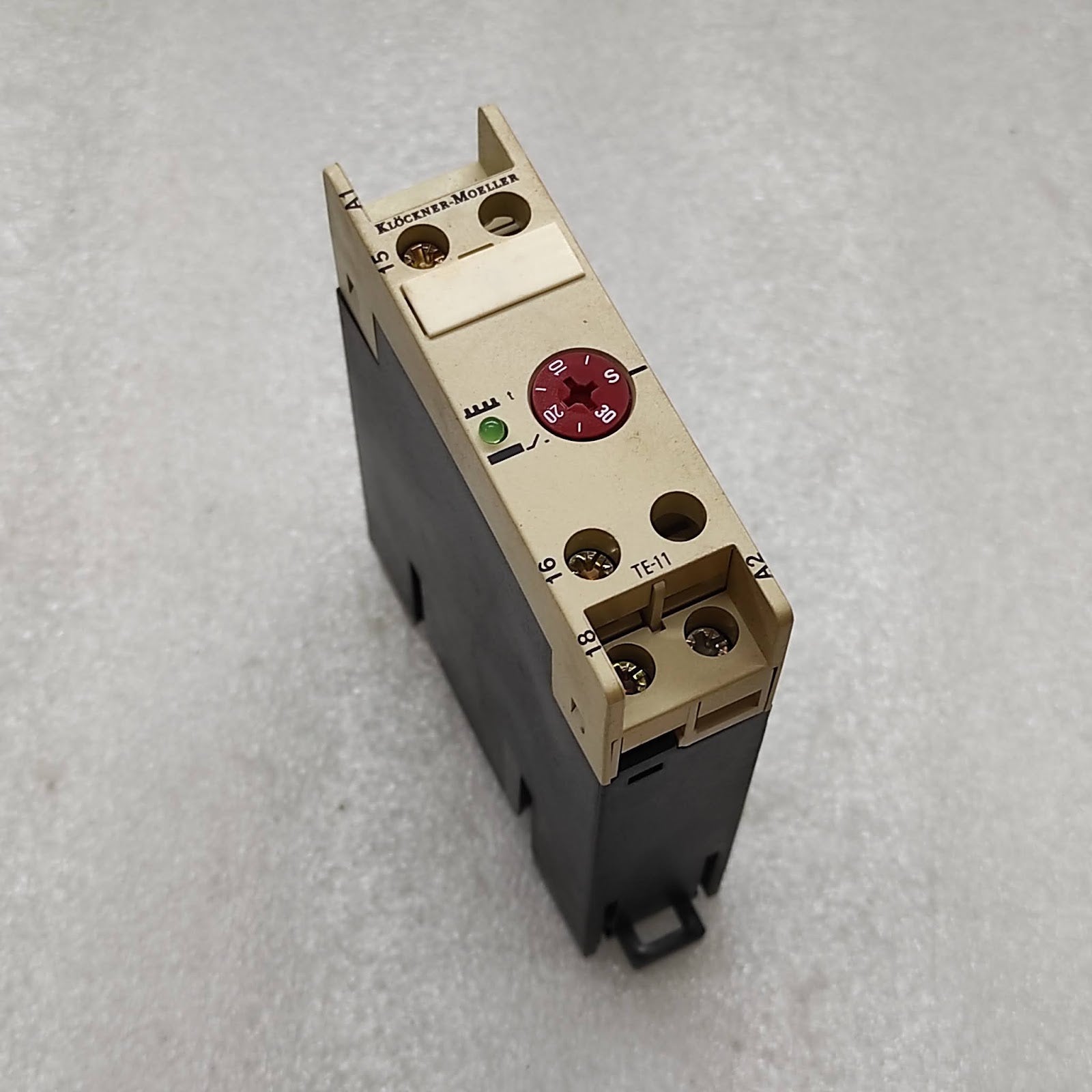 MOELLER TE 11-30 TIME DELAY RELAY 1.5-30SEC 208-250VAC