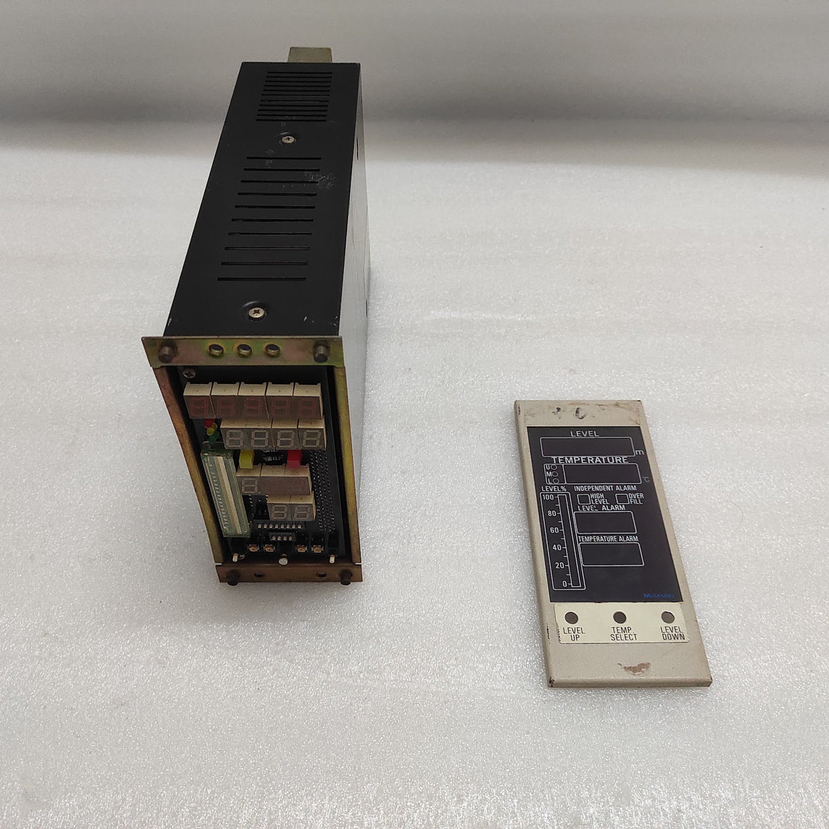 MUSASINO UM1-C13210002 LEVEL CONTROLLER 94A-0325