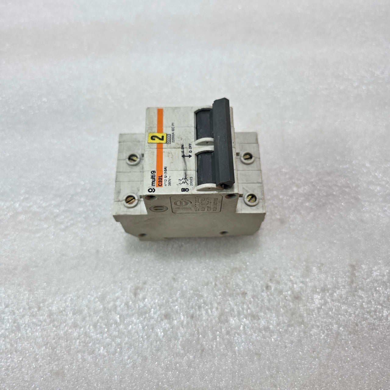 MERLIN GERIN MULTI9 C32L 2P 32A 380V 22000A MCB CIRCUIT BREAKER PRE-OWNED