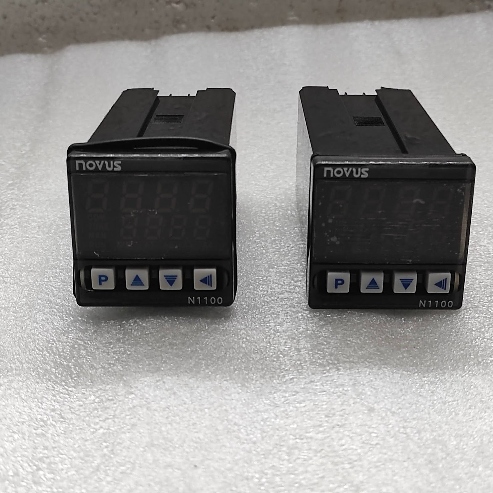 NOVUS N1100 UNIVERSAL CONTROLLER 100-240VAC