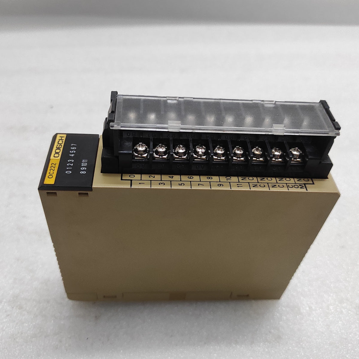 OMRON C200H-OC222 OUTPUT UNIT