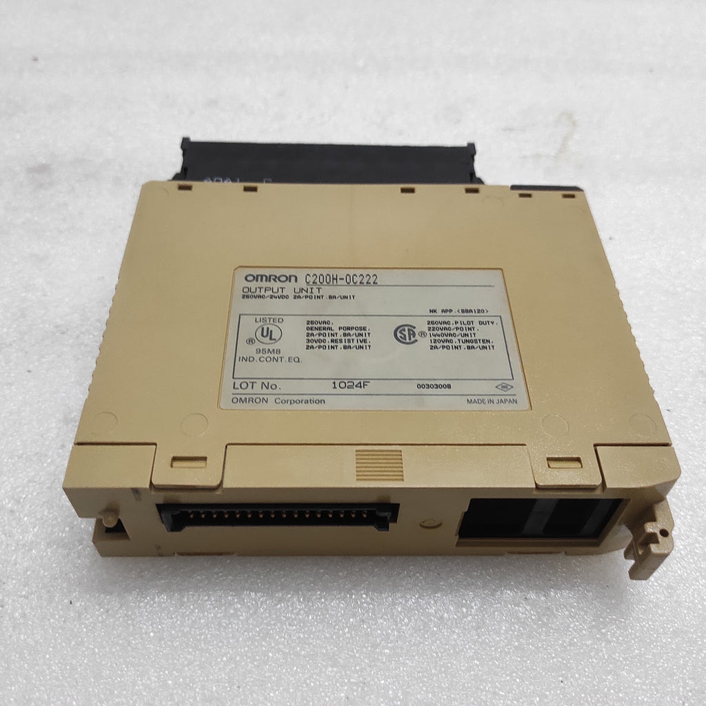 OMRON C200H-OC222 OUTPUT UNIT