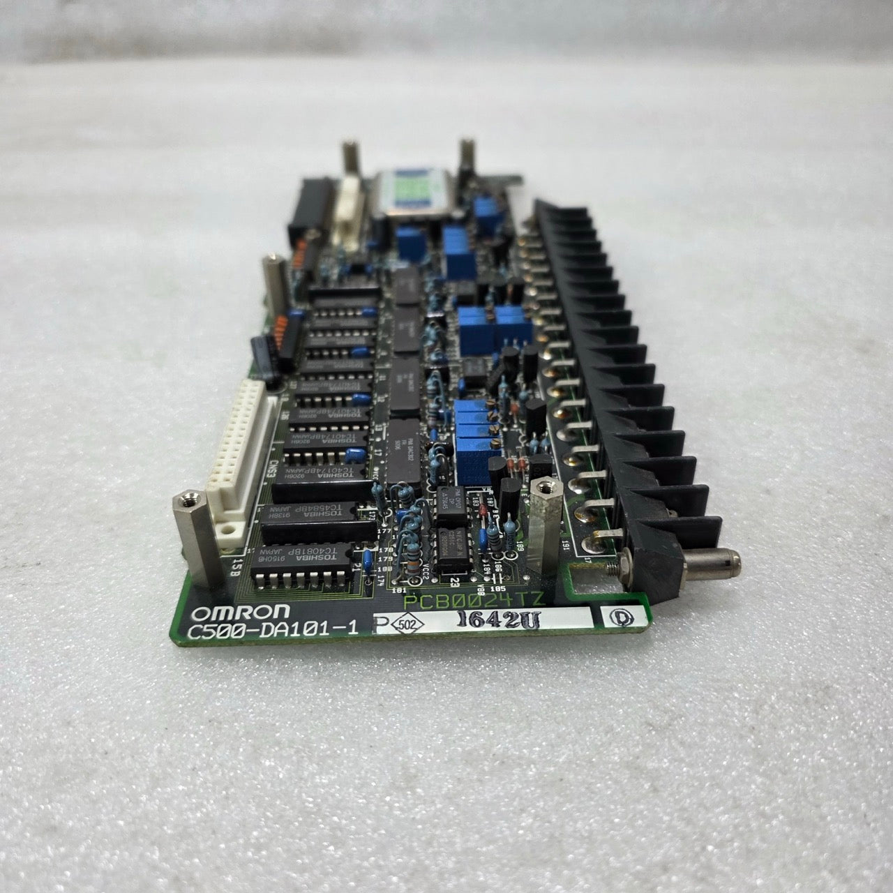 OMRON C500-DA101-1 PCB0024TZ PLC OUTPUT MODULE BOARD | 2314631-7A