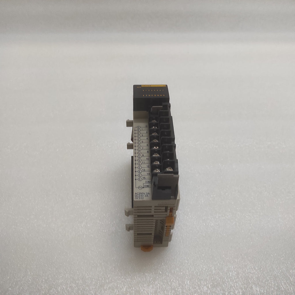 OMRON CQM1-OC222 OUTPUT UNIT