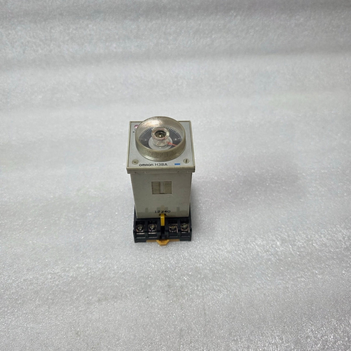 OMRON H3BA-8 TIMER RELAY 100/110/120VAC 5A 250VAC WITH BASE PRE-OWNED