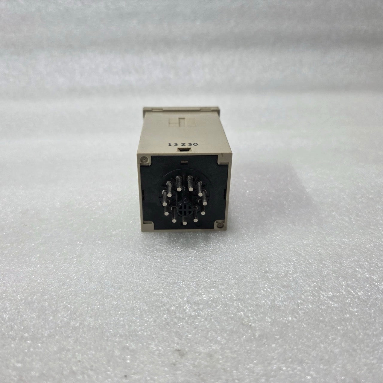 OMRON H3BA TIMER 200/220/240VAC 50/60Hz 5A 250VAC PRE-OWNED