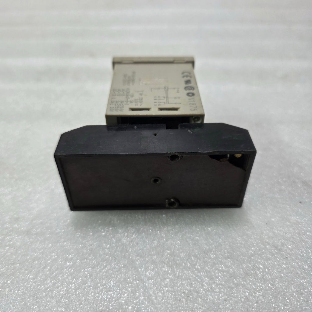 OMRON H3CR-A8 ANALOG TIMER RELAY | MULTI-RANGE TIME DELAY 100–240VAC / 100–125VD