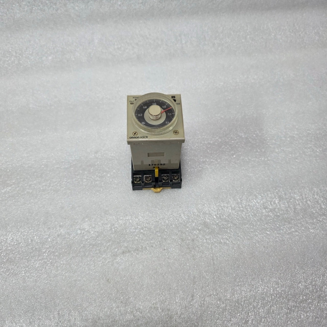 OMRON H3CR-A8 SOLID STATE TIMER 100-240VAC 5A 350VAC 0.05s-300h PRE-OWNED