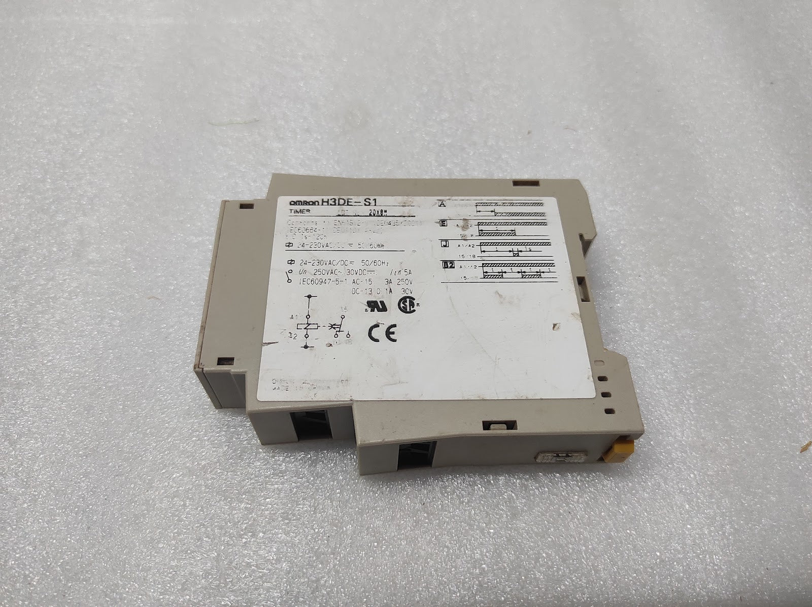 OMRON H3DE-S1 MULTIFUNCTION TIMER 24-230VAC/DC