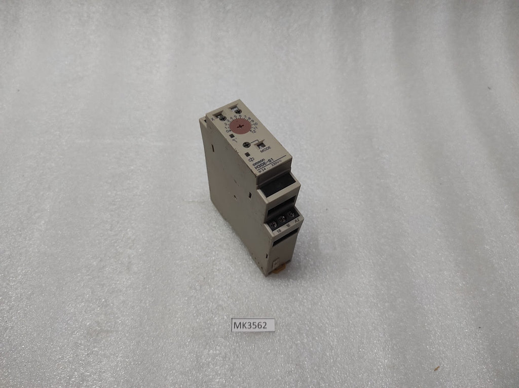 OMRON H3DE-S1 MULTIFUNCTION TIMER 24-230VAC/DC