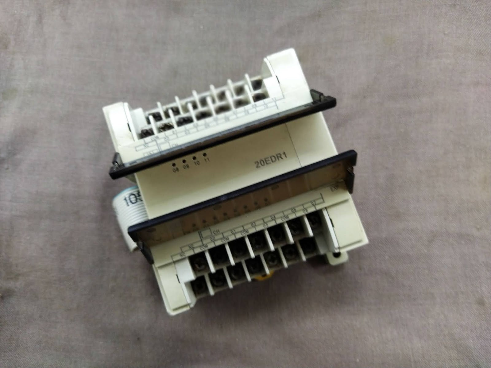 Omron CPM1A-20EDR1 I/O Module Micro Programmable Interface Controller 24 VDC 5 m