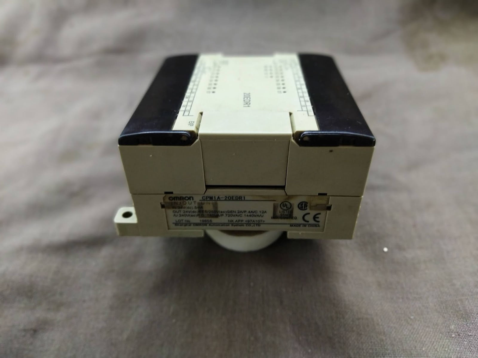 Omron CPM1A-20EDR1 I/O Module Micro Programmable Interface Controller 24 VDC 5 m