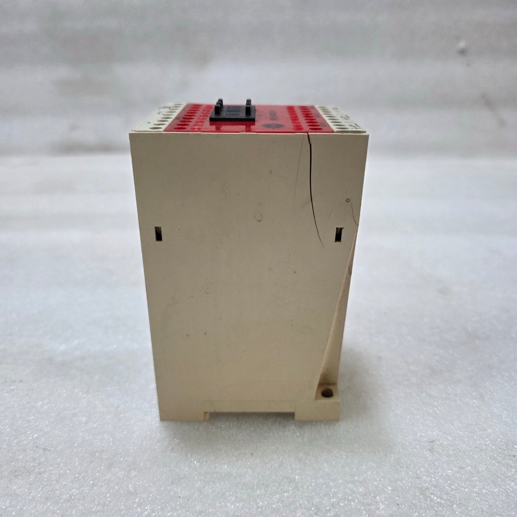 OSNA ELECTRONICS WE M-DWT-P DIGITAL TIME SWITCH TIMER RELAY 110V AC DUAL RELAY O